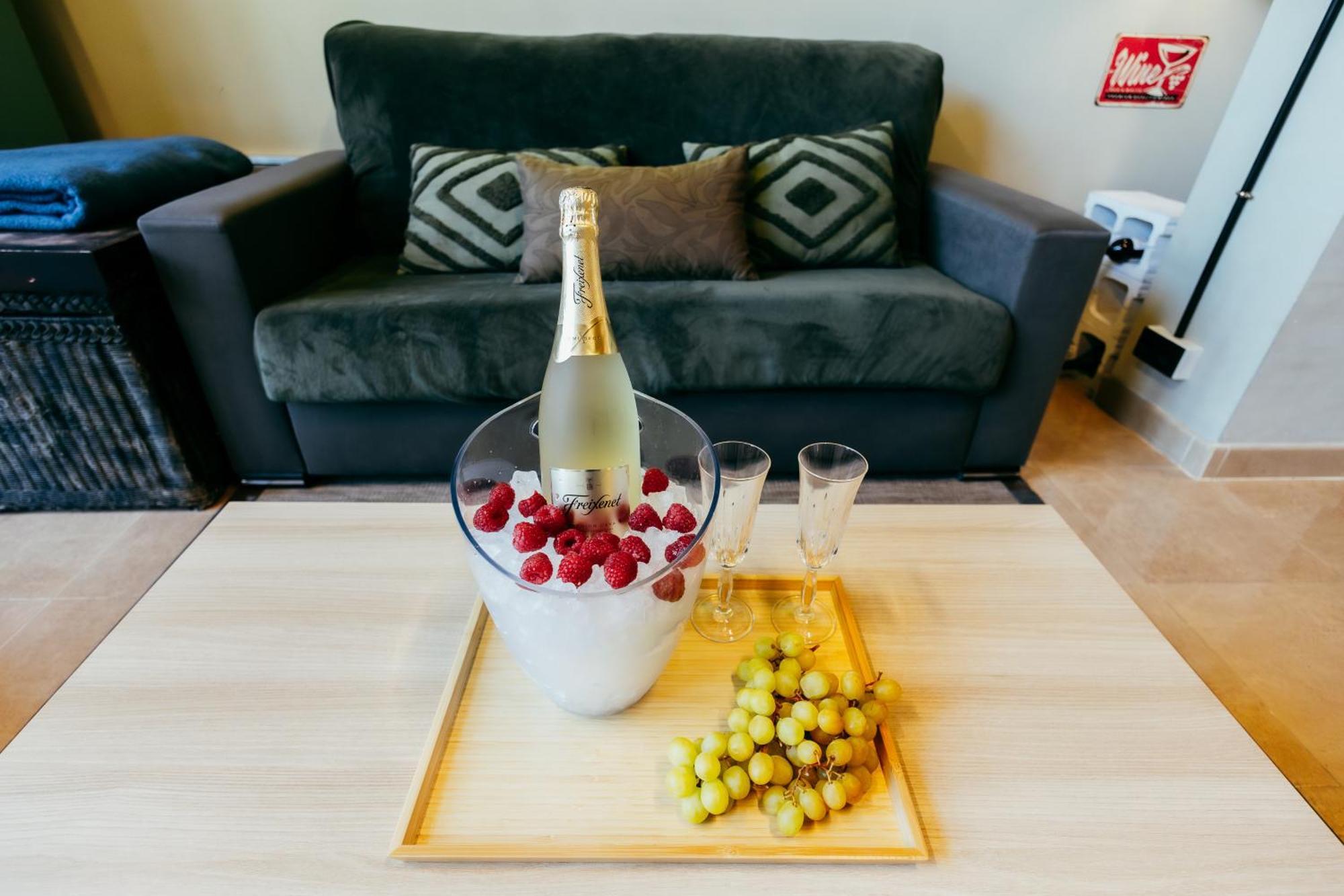 Apartment Ruzafa Roots, 12 Min To Centre, Smart Tv, Wine Валенсия Экстерьер фото